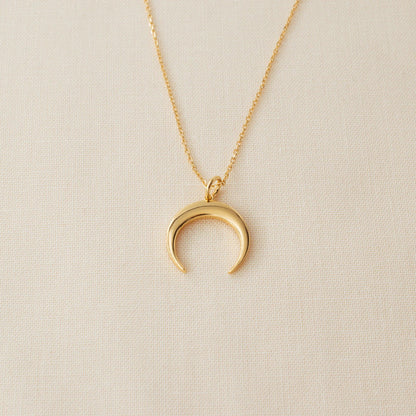 Elegant Double Horn Pendant Necklace - avantejewel.com