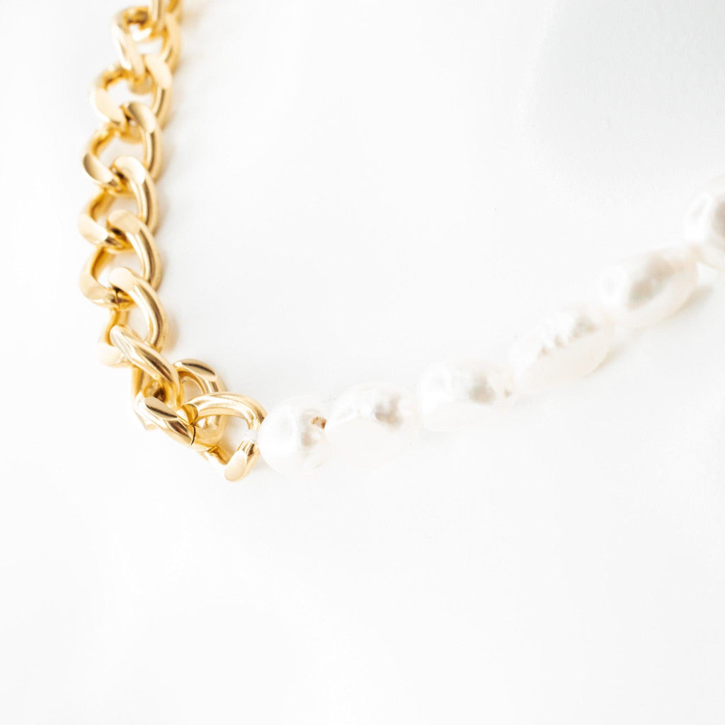 Gwen Gold Chain & Pearl Necklace - avantejewel.com