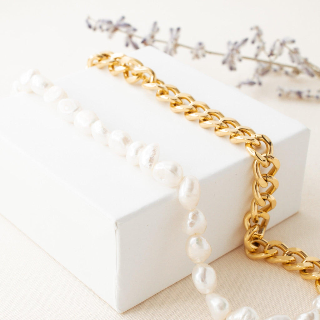 Gwen Gold Chain & Pearl Necklace - avantejewel.com
