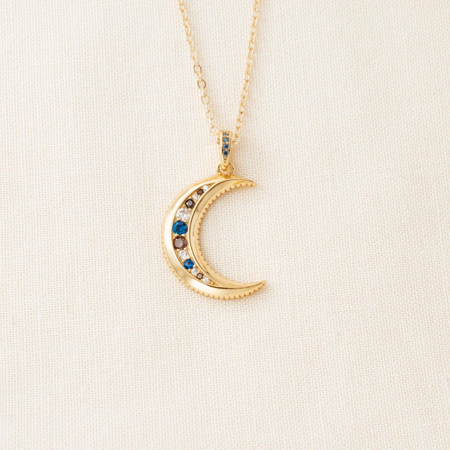 Luna Crescent Moon Necklace - avantejewel.com
